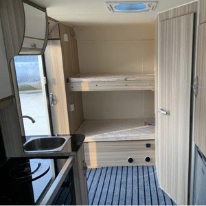 Caravan 5900